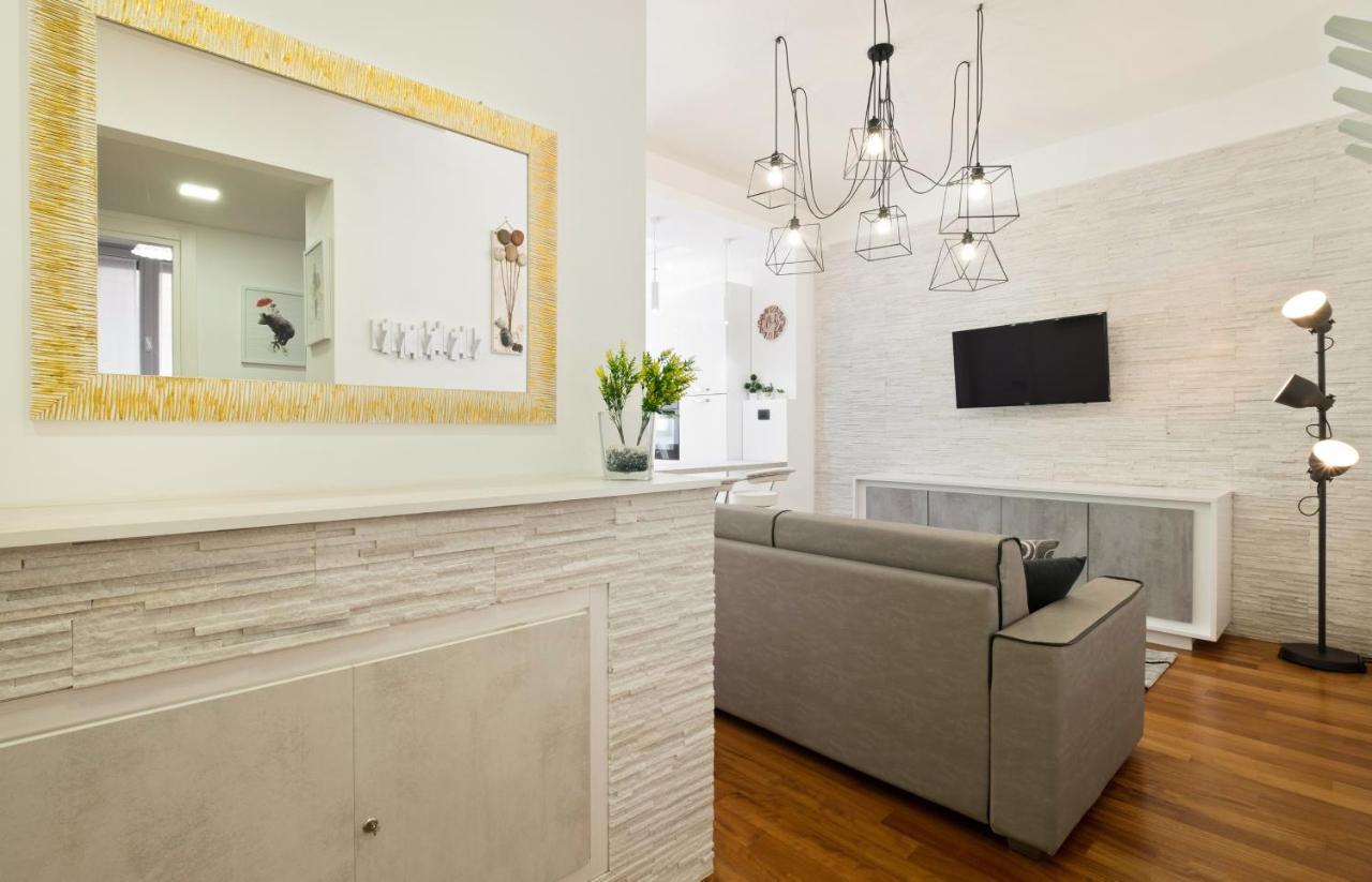3 Bed Modern Flat - 15 Minutes Walk To Colosseum Roma Ngoại thất bức ảnh